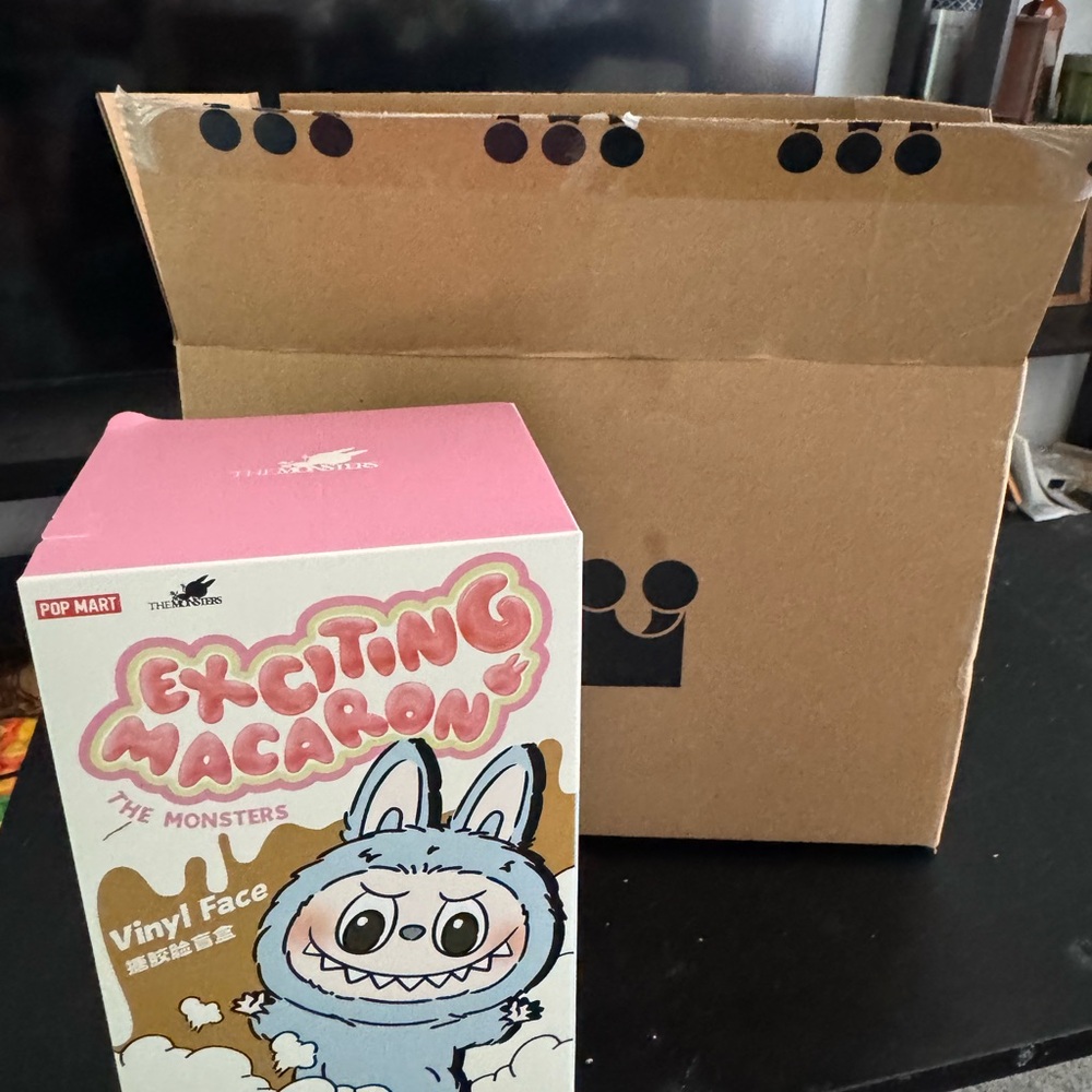 Exciting Macaron Vinyl Face Figure *AUTHENTIC*